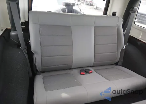 2008 Jeep Wrangler Sahara z USA, uszkodzony, nr VIN 1J4FA54158L615977